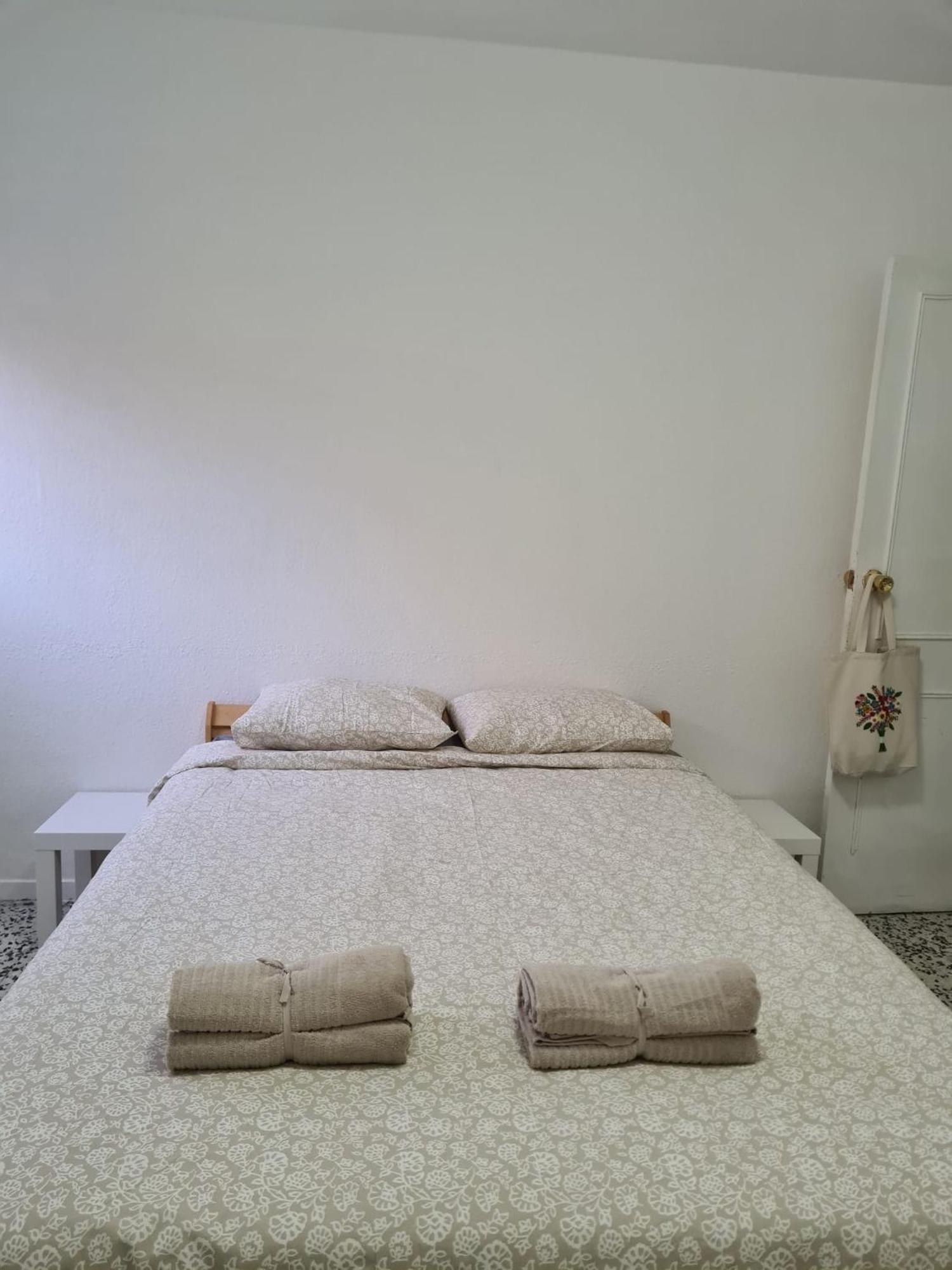 Eeb Private Room Habitacion Privada En Piso Compartido Сан-Кристобаль-де-Ла-Лагуна Экстерьер фото